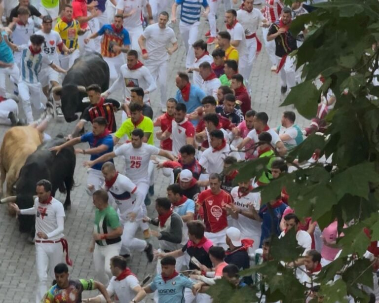 Quinto encierro de San Fermín 2025: Jandilla vuela